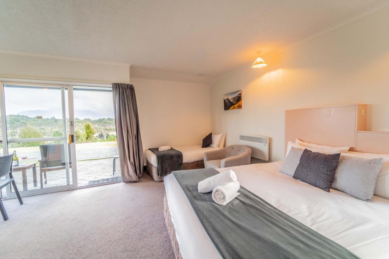 Fiordland National Park Lodge Te Anau Downs Exterior photo