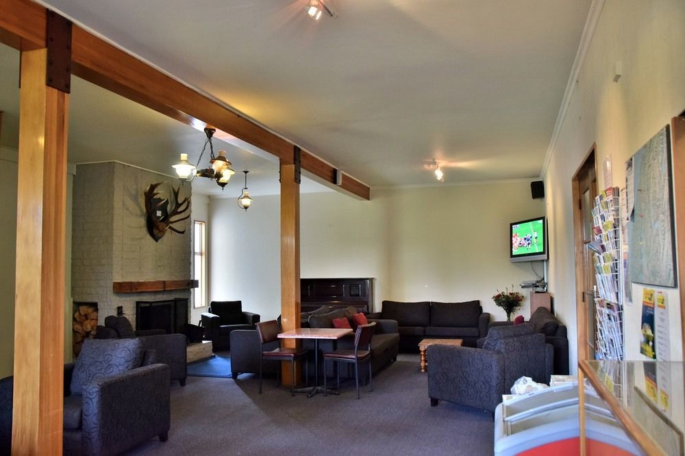 Fiordland National Park Lodge Te Anau Downs Exterior photo