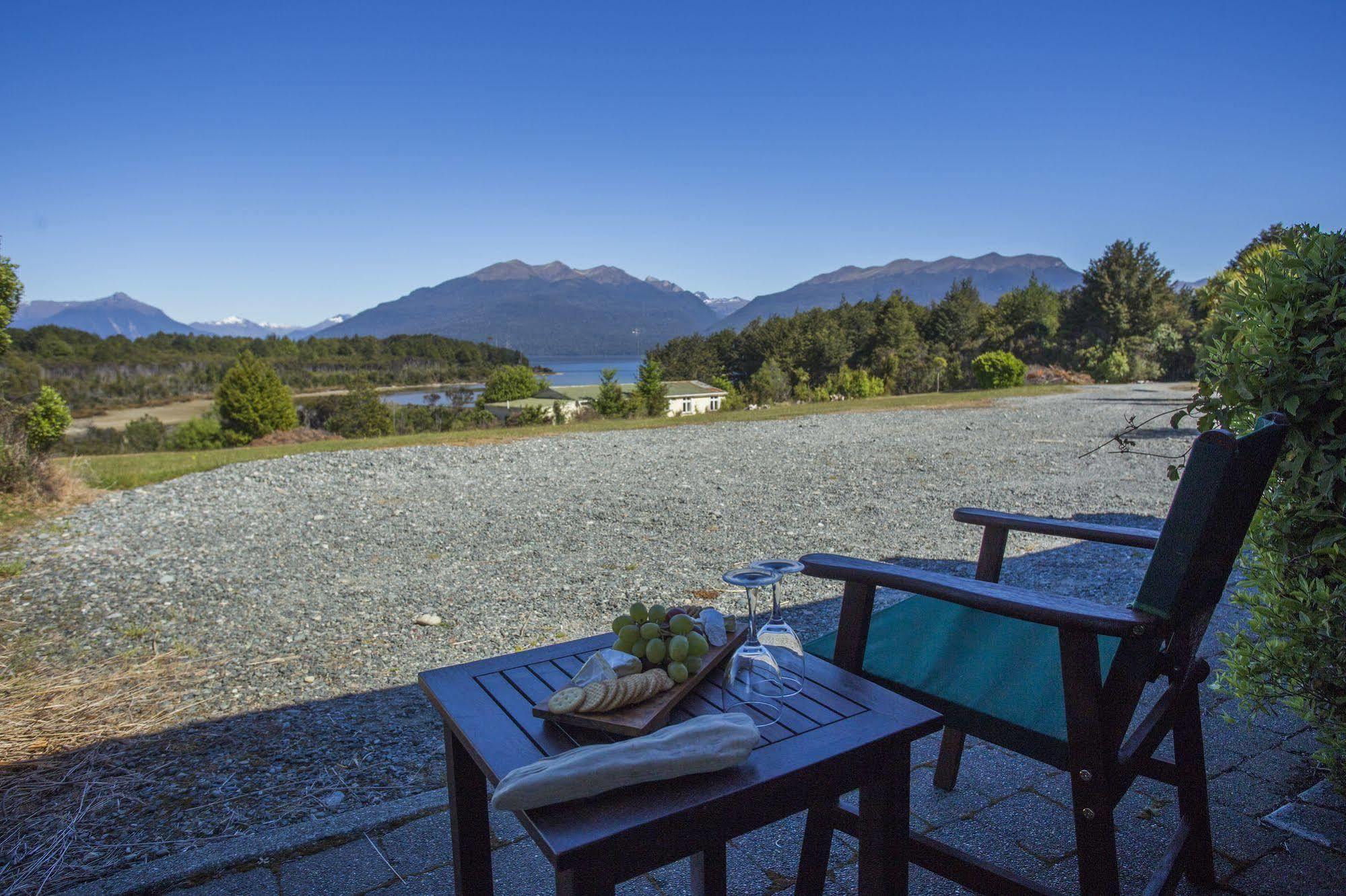 Fiordland National Park Lodge Te Anau Downs Exterior photo